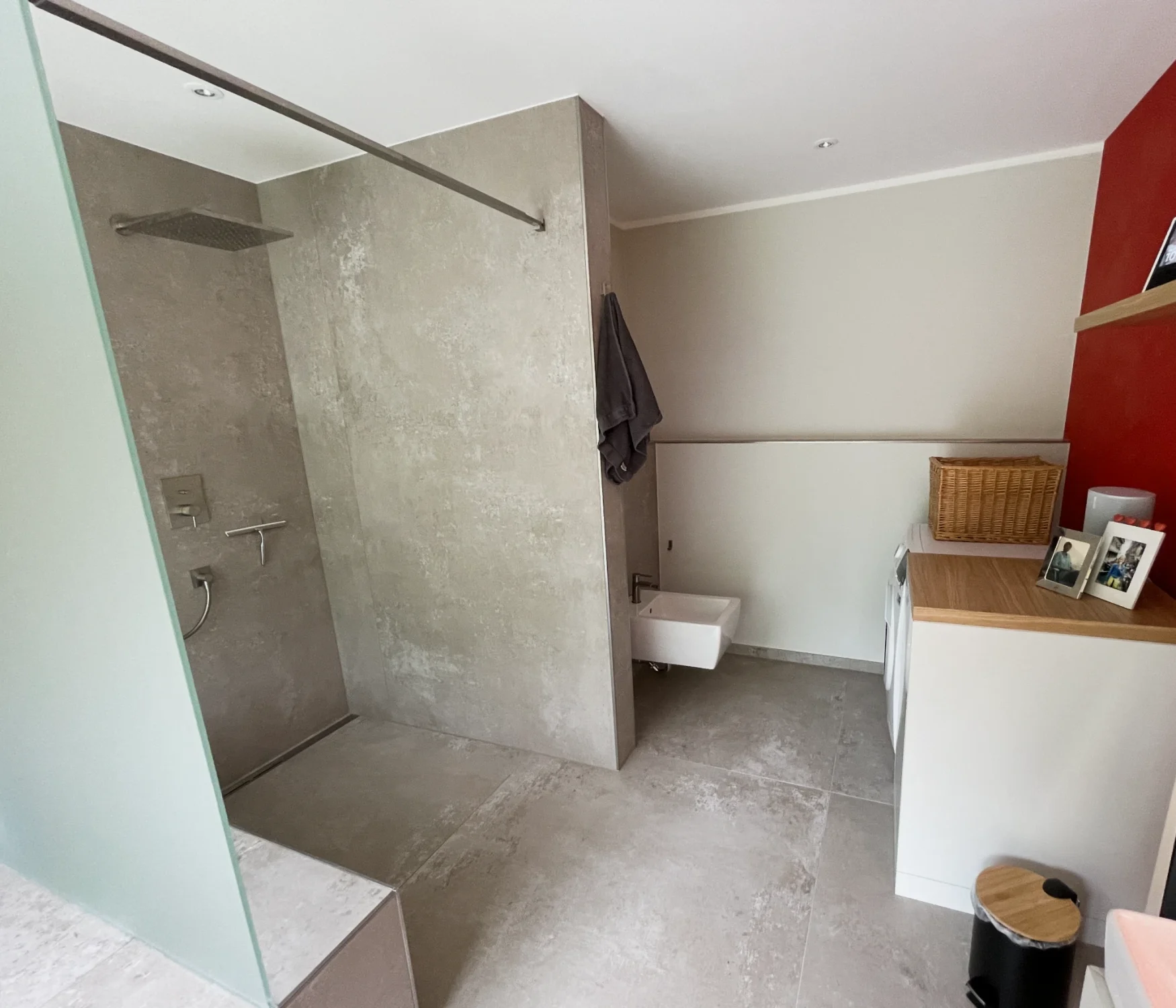 Komplettbadsanierung mit Wellness-Dusche in Rellingen - nachher 04