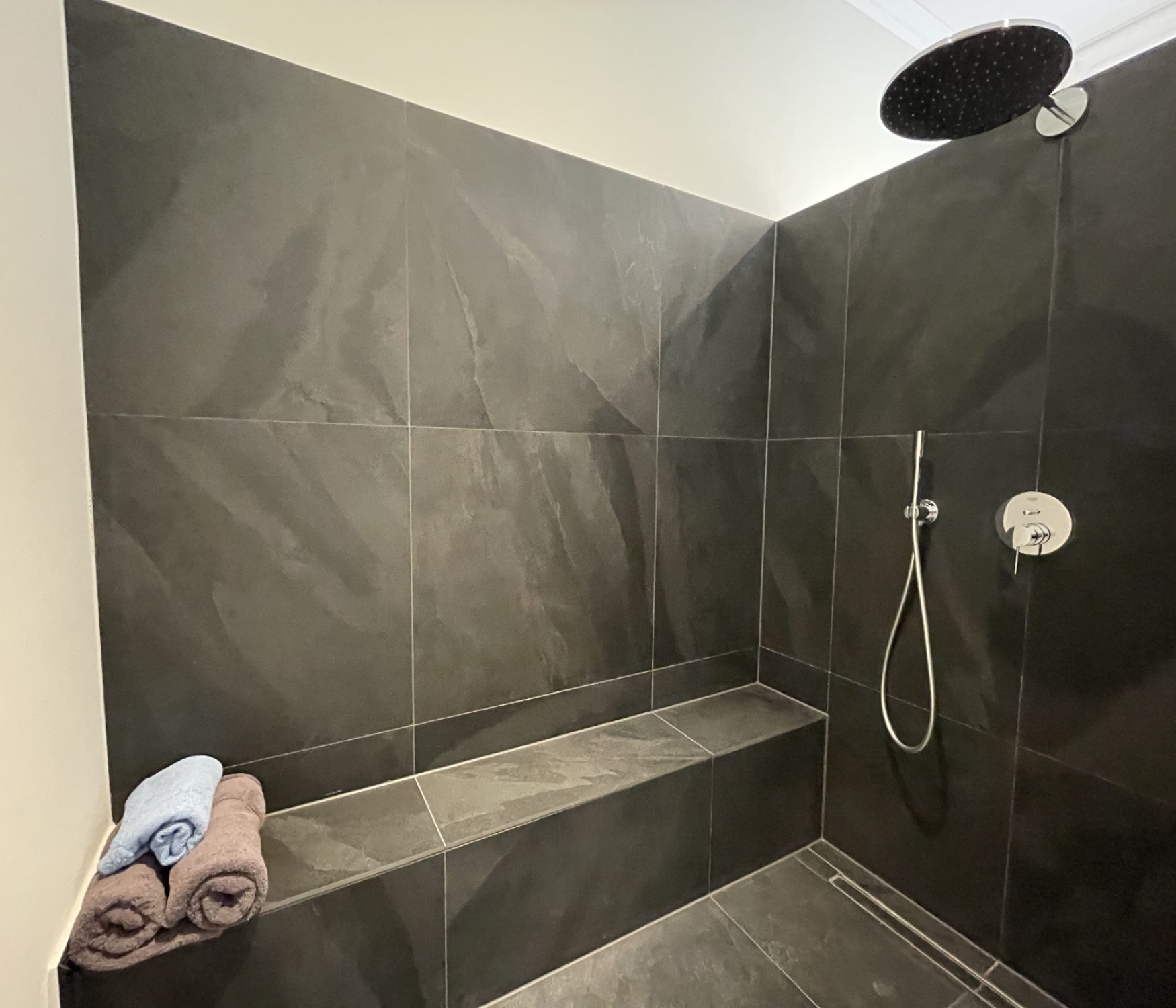 Referenz - Wie In Bergedorf aus einem Schlafzimmer ein Badezimmer wurde -01- nachher